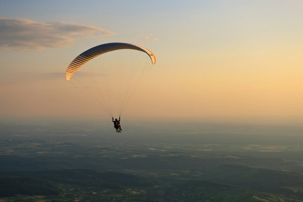 Où trouver les meilleurs spots pour le parapente en Nouvelle-Zélande : saisons et conseils ?